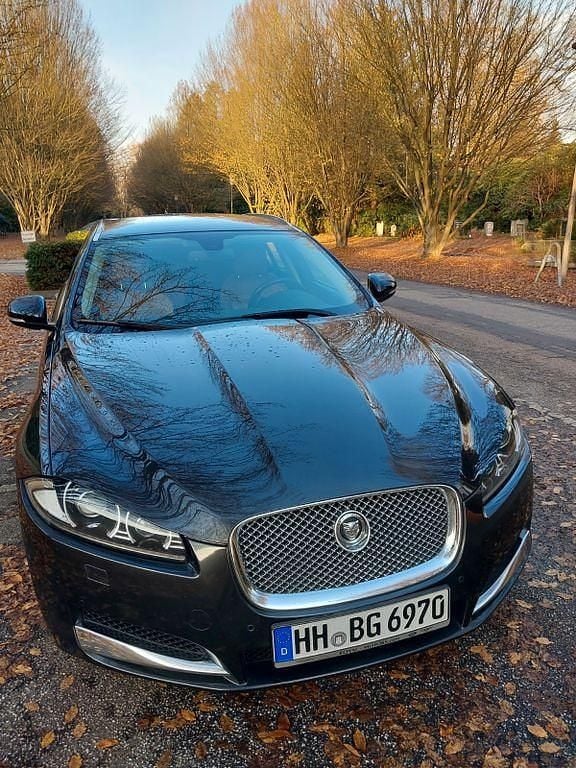 Grau Gebraucht 2013 Jaguar XF Sportbrake Kombi | 7.900 € (Guter Preis) - Bild 1/4