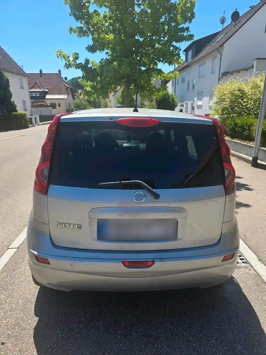 Gebraucht Nissan Note 88 PS (64 kW) 2010 Silber Kleinwagen