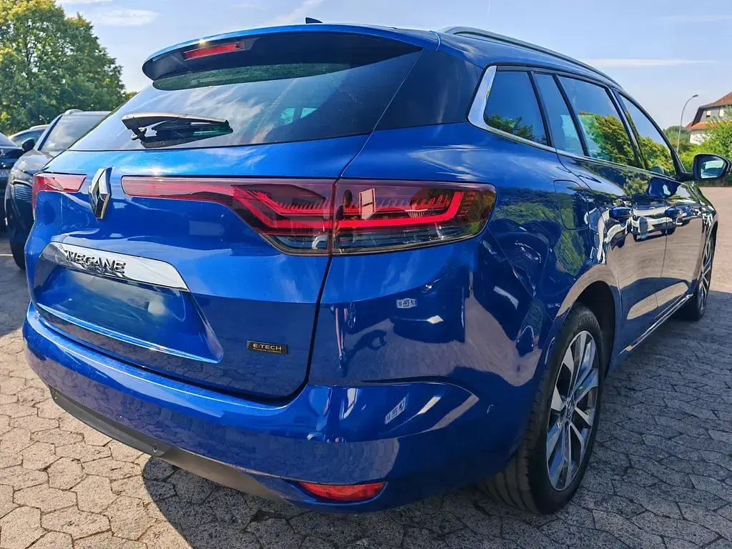 Gebraucht Renault Megane E-Tech Intens 158 PS (116 kW) 2023 Blau Limousine