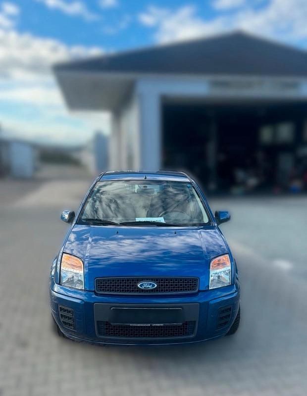 Gebraucht Ford Fusion 80 PS (58 kW) 2010 Blau Kleinwagen