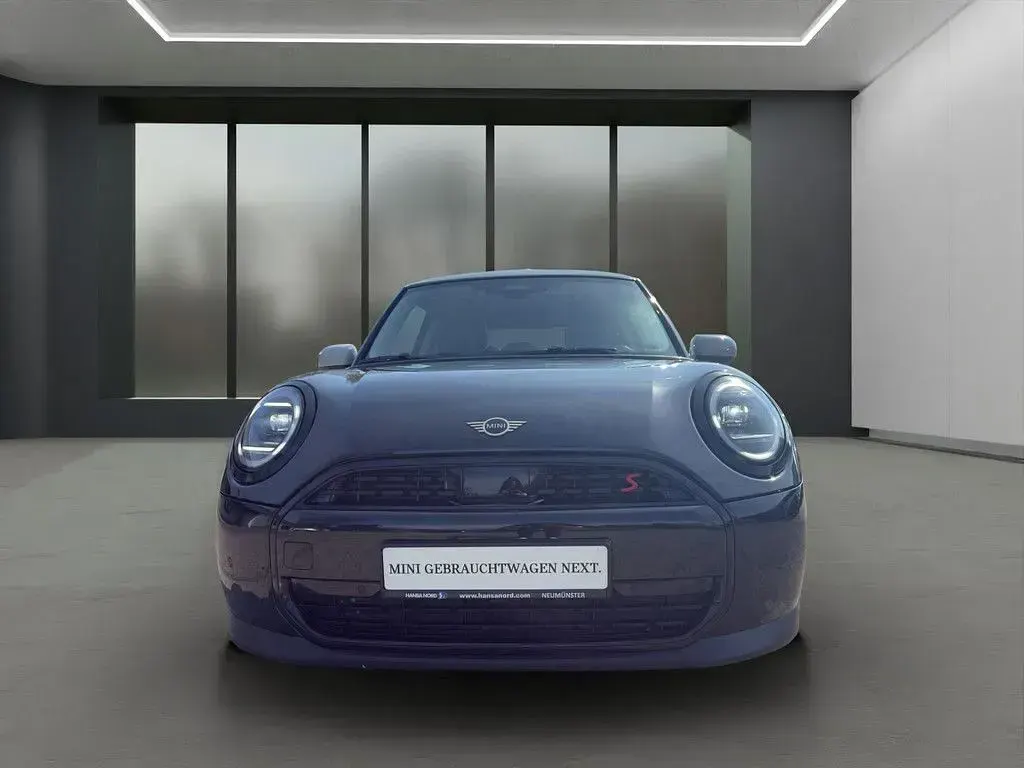 Używany Mini Cooper S Classic 204 KM (150 kW) 2024 Czarny Hatchback