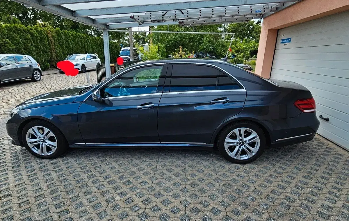 Gebraucht Mercedes E250 Avantgarde 204 PS (150 kW) 2013 Blau Limousine