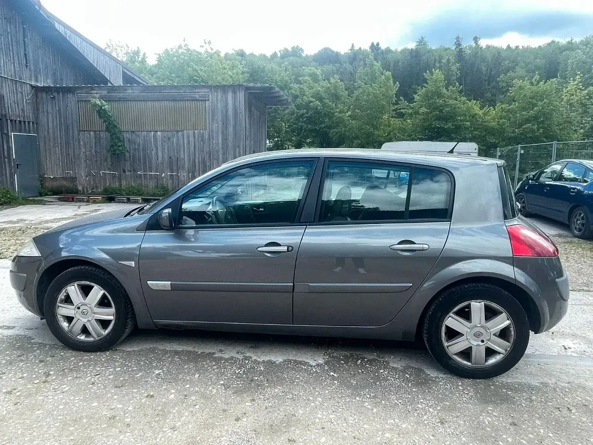 Gebraucht Renault Mégane II Privilege 113 PS (83 kW) 2003 Grau Limousine