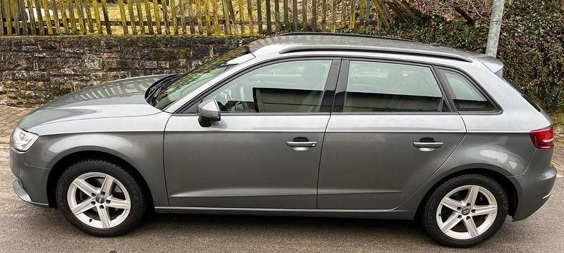 Gebraucht Audi A3 Ambiente 150 PS (110 kW) 2019 Grau Limousine