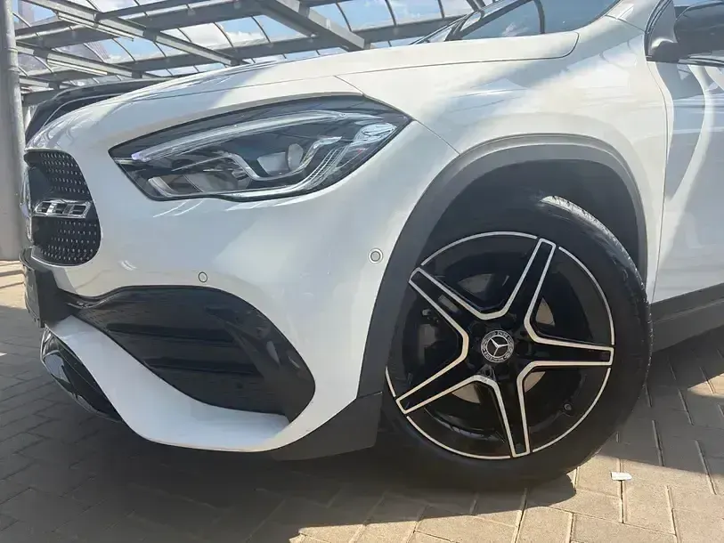 Gebraucht Mercedes GLA200 AMG 163 PS (119 kW) 2023 Weiß SUV