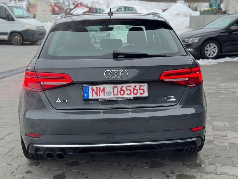 Gebraucht Audi A3 Design 150 PS (110 kW) 2017 Grau Limousine