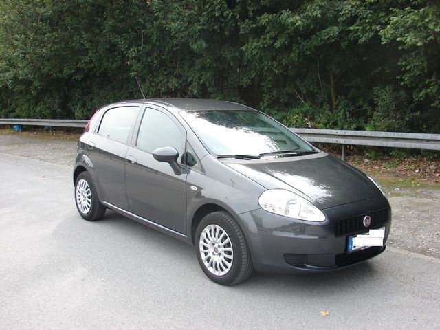 Gebraucht Fiat Grande Punto Dynamic 78 PS (57 kW) 2010 Grau metallic Kleinwagen