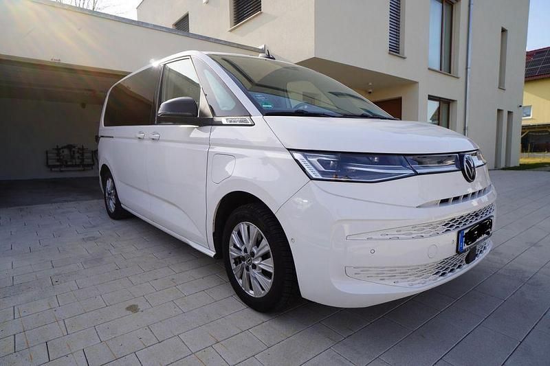 Second-hand VW Multivan 218 CP (160 kW) 2021 Alb Monovolum