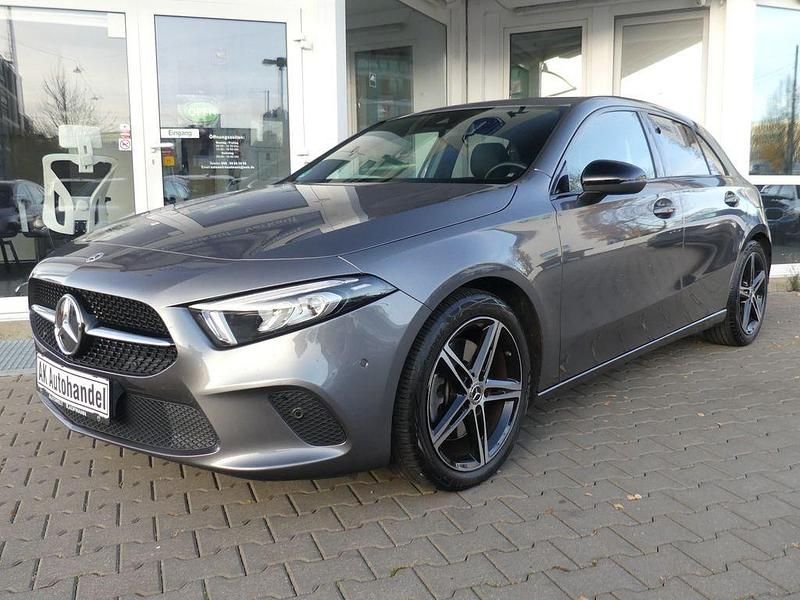 Gebraucht Mercedes A250 Progressive 224 PS (164 kW) 2020 Mountaingrau Limousine
