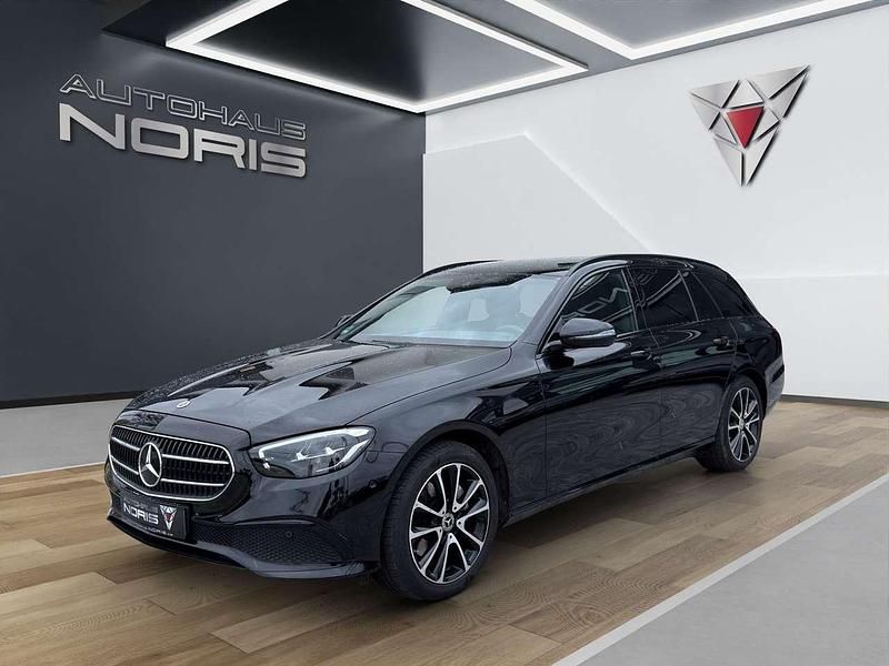 Gebraucht Mercedes E200 Night 197 PS (144 kW) 2022 Obsidianschwarz  metalliclack Kombi