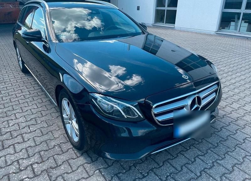 Gebraucht Mercedes E220 194 PS (142 kW) 2017 Schwarz Kombi