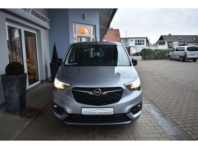 Gebraucht Opel Combo Elegance 131 PS (96 kW) 2022 Andere farbe Van / Kleinbus