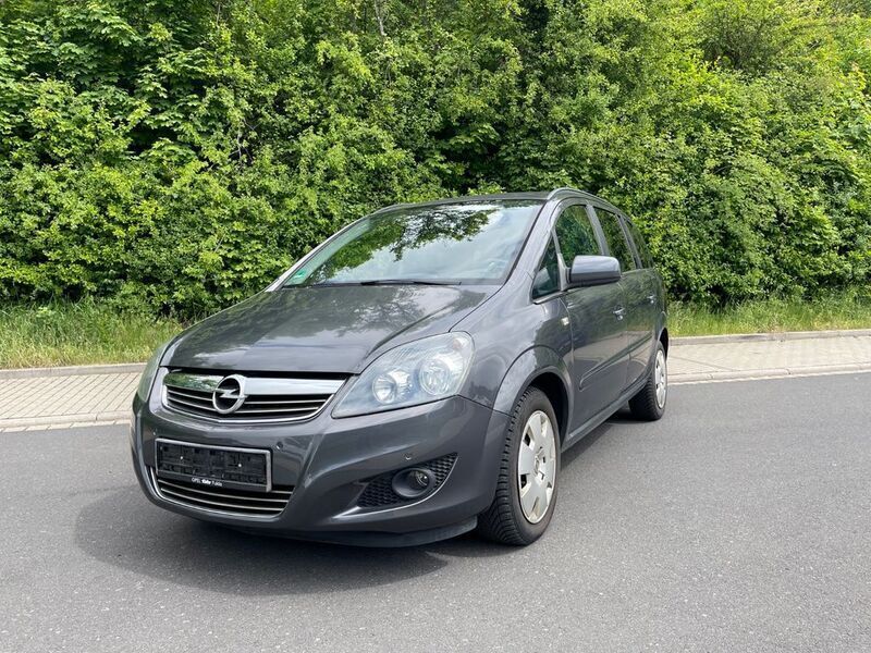 Grau Gebraucht 2011 Opel Zafira Family Van / Kleinbus | 2.700 € (Superpreis) - Bild 1/4