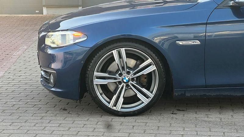 Gebraucht BMW 535 Sport Line 313 PS (230 kW) 2016 Mediterranblau metallic Limousine