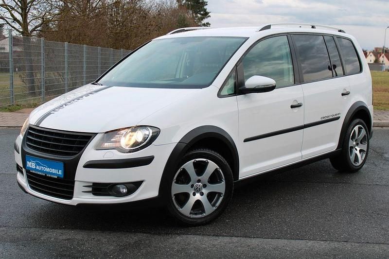 Gebraucht VW Touran Cross 140 PS (102 kW) 2009 Weiß Van / Kleinbus