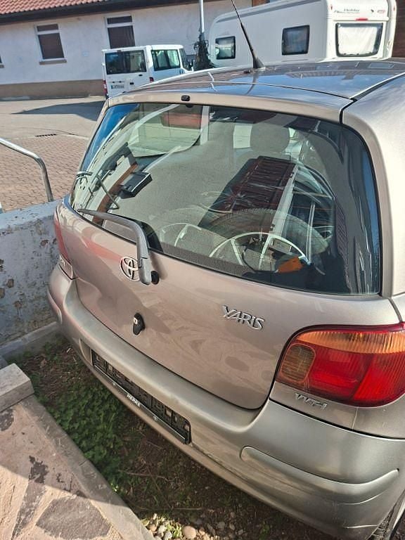 Gebraucht Toyota Yaris Sol 87 PS (63 kW) 2004 Silber Kleinwagen