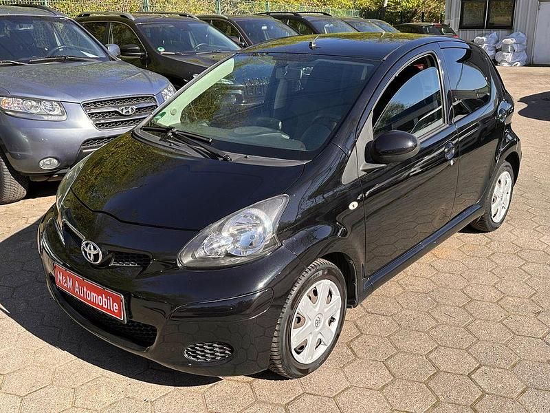 Używany Toyota Aygo Edition 68 KM (50 kW) 2011 Czarny Hatchback