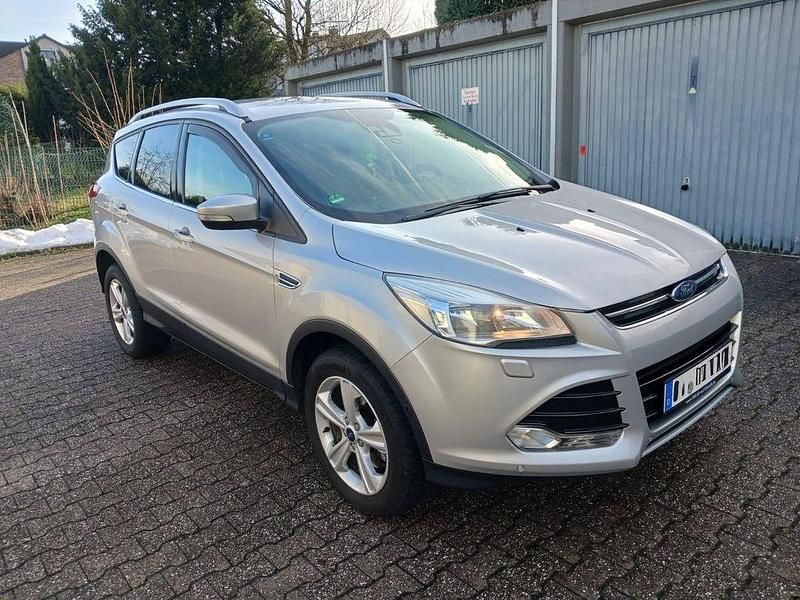 Gebraucht Ford Kuga Individual 179 PS (131 kW) 2016 Grau SUV