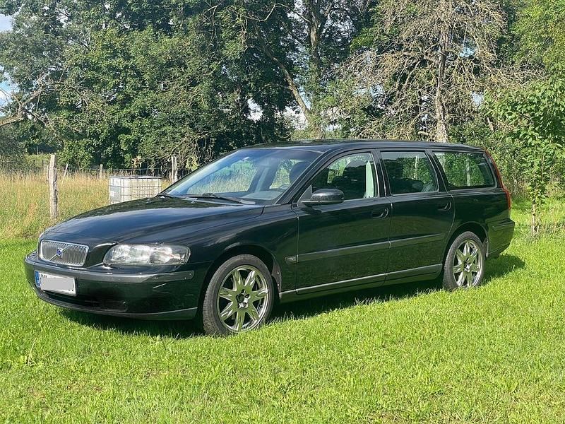 Schwarz Gebraucht 2004 Volvo V70 Kombi | 4.000 € (Teuer) - Bild 1/4