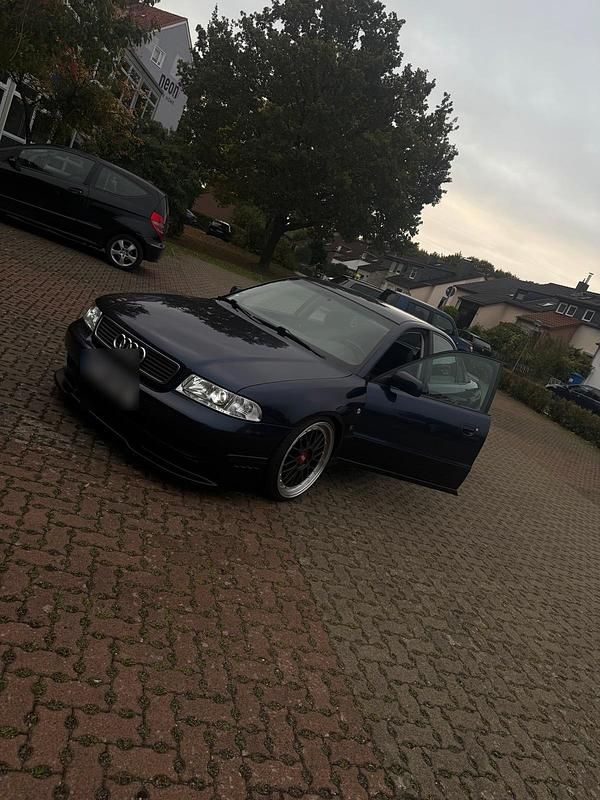 Gebraucht Audi A4 150 PS (110 kW) 1997 Blau Limousine