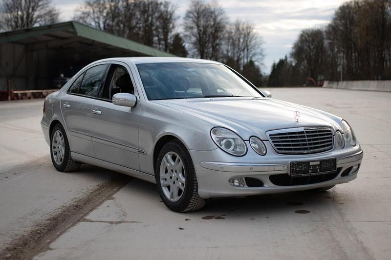 Gebraucht Mercedes E320 224 PS (164 kW) 2004 Silber Limousine