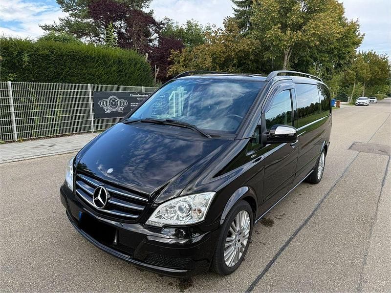 Obsidianschwarz metallic Gebraucht 2012 Mercedes Viano Edition Van / Kleinbus | 16.800 € (Fairer Preis) - Bild 1/4