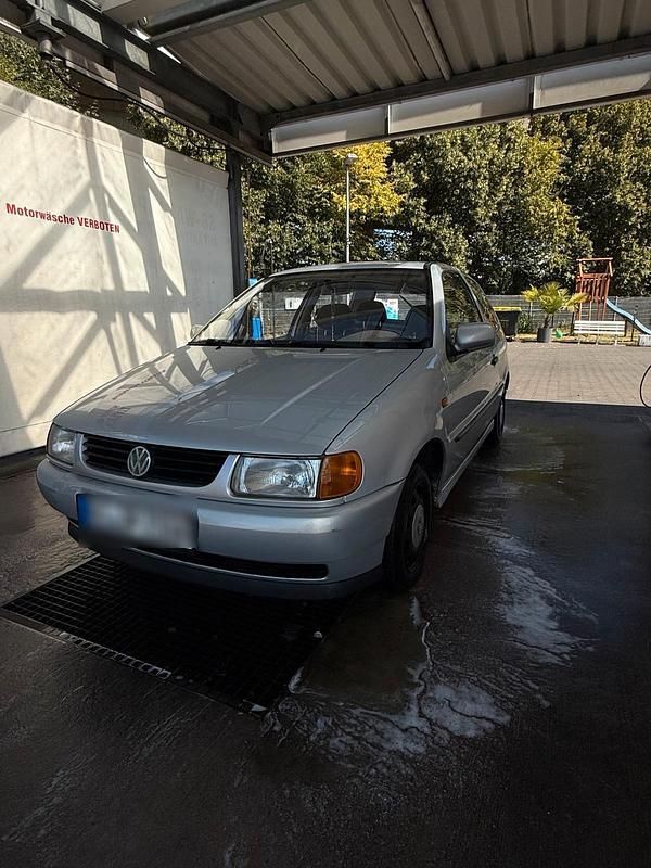 Grau Gebraucht 1996 VW Polo Kleinwagen | 1.400 € (Fairer Preis) - Bild 1/4