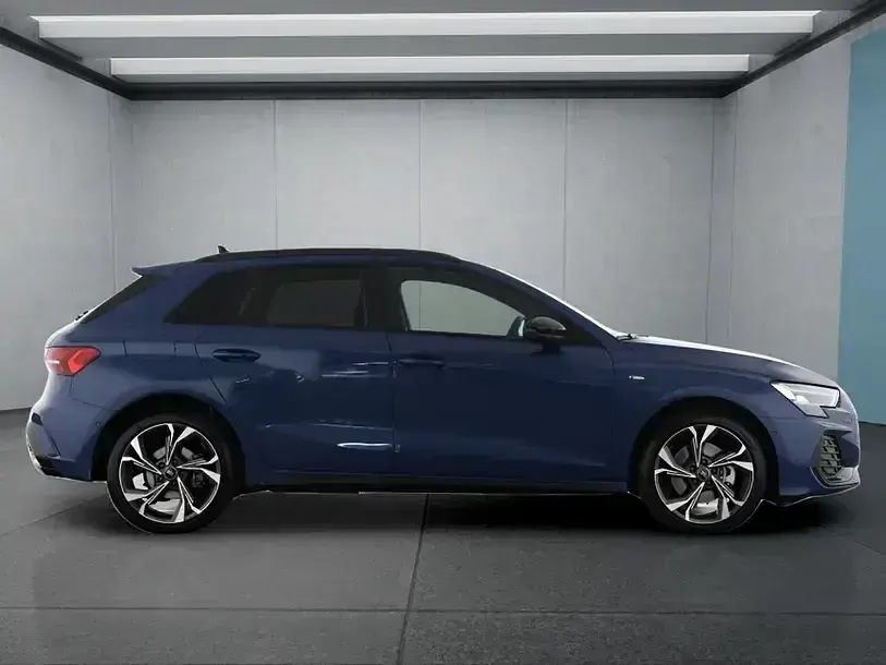 Używany Audi A3 e-tron 204 KM (150 kW) 2025 Niebieski Hatchback