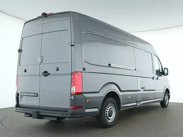 Używany VW Crafter 140 KM (102 kW) 2024 Szary Van