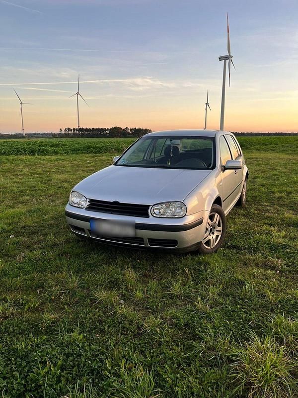 Gebraucht VW Golf IV 101 PS (74 kW) 2002 Silber Kleinwagen