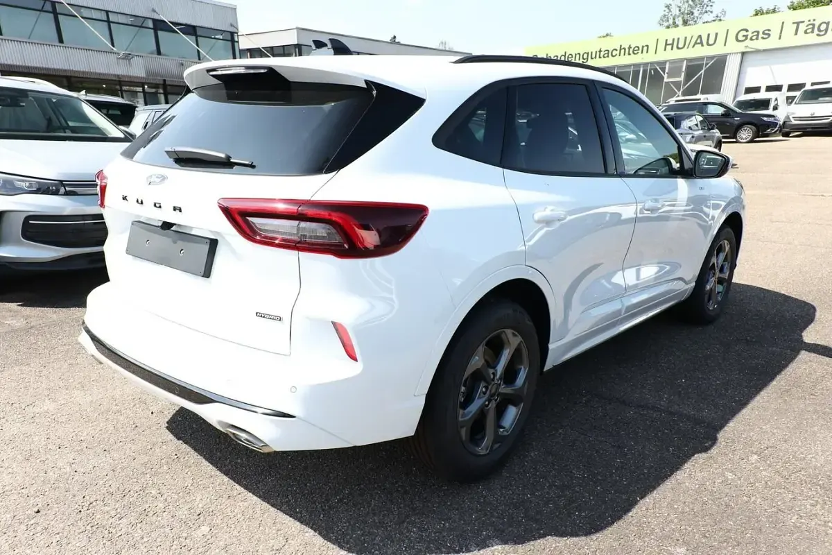 Neu Ford Kuga ST-Line 179 PS (131 kW) 2026 Frozen white SUV