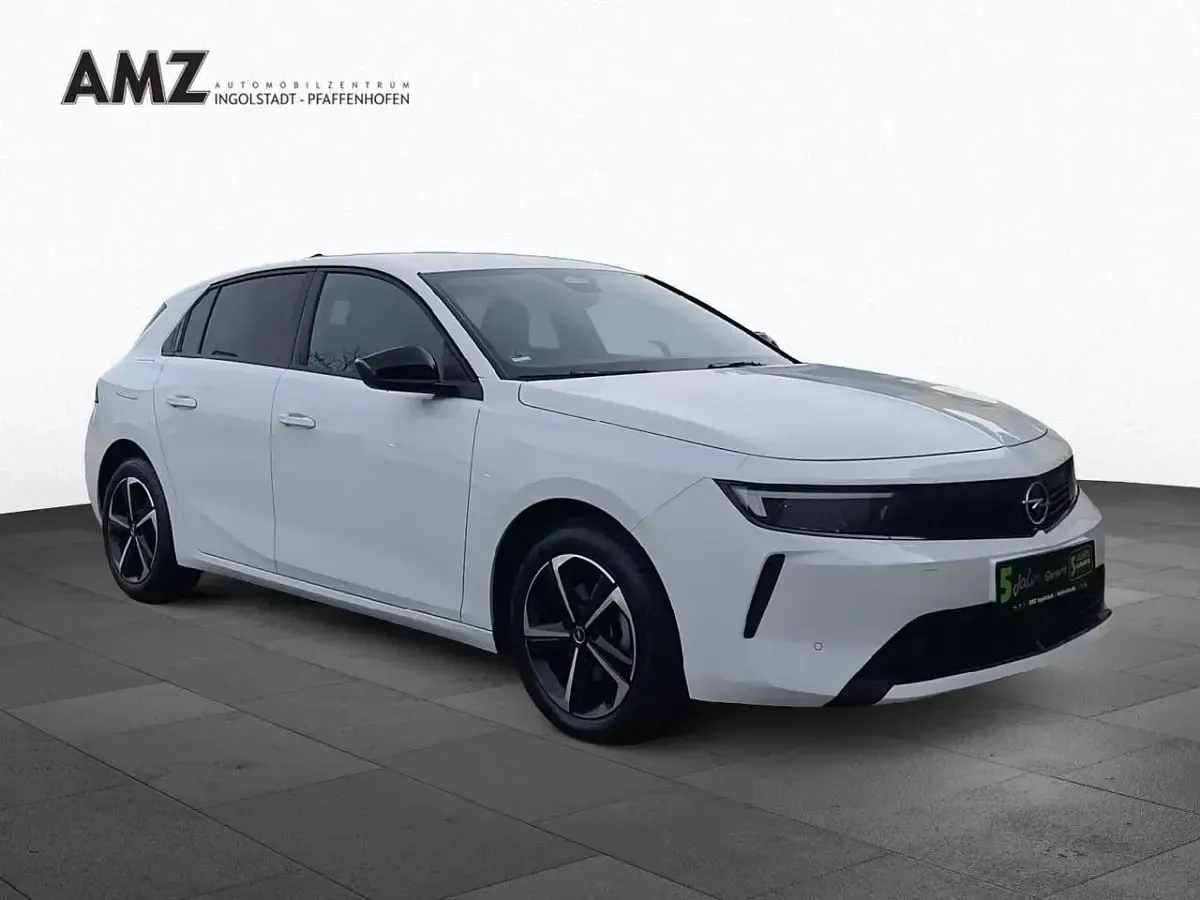 Neu Opel Astra Edition 136 PS (100 kW) 2026 Arktis weiß Limousine