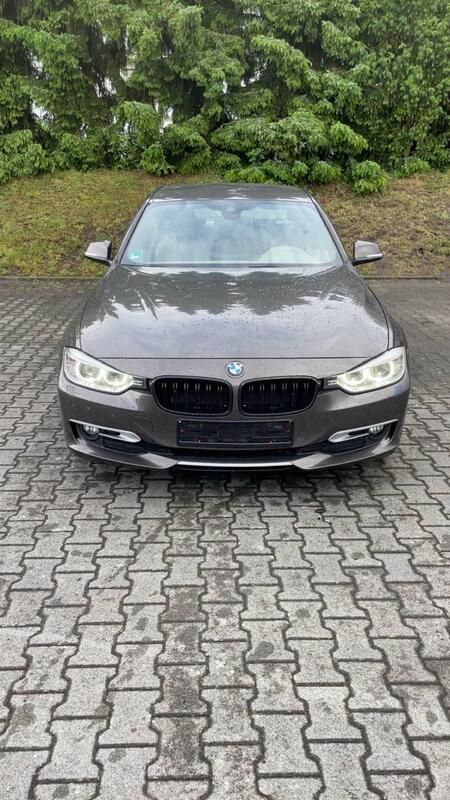 Grau Gebraucht 2013 BMW 320 Limousine | 9.500 € (Superpreis) - Bild 1/4