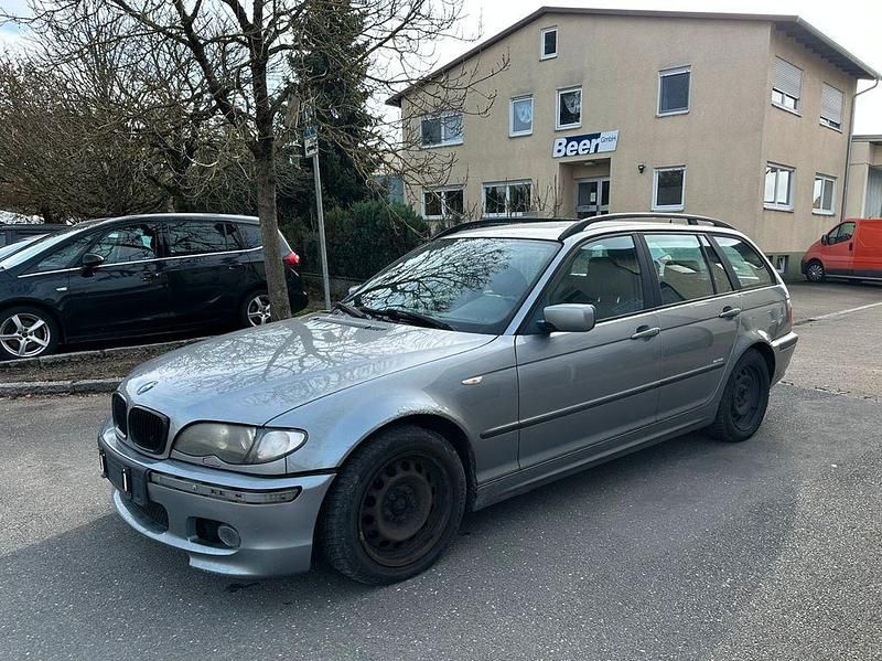 Grau Gebraucht 2004 BMW 320 Lifestyle Kombi | 999 € (Superpreis) - Bild 1/4