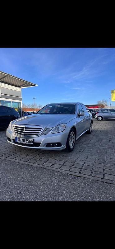 Gebraucht Mercedes E220 170 PS (125 kW) 2011 Grau Limousine