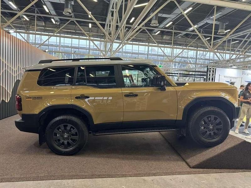 Beige Gebraucht 2024 Toyota Land Cruiser Edition SUV | 92.000 € (Teuer) - Bild 1/4