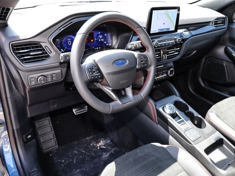 Gebraucht Ford Kuga ST-Line X 224 PS (164 kW) 2024 Chroma blau met. SUV