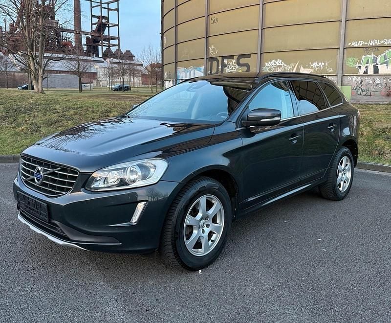 Grau Gebraucht 2016 Volvo XC60 Kinetic SUV | 11.000 € (Fairer Preis) - Bild 1/4