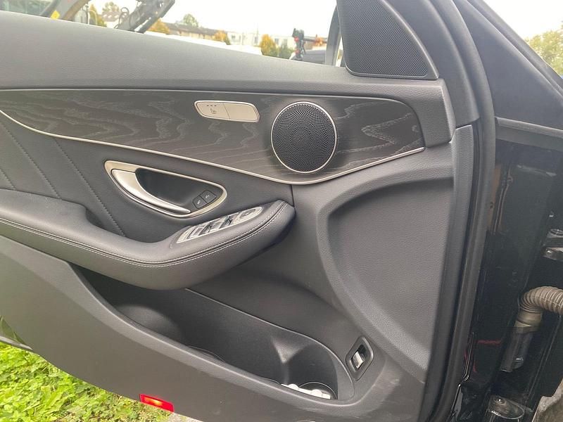 Gebraucht Mercedes C250 150 PS (110 kW) 2016 Schwarz Limousine