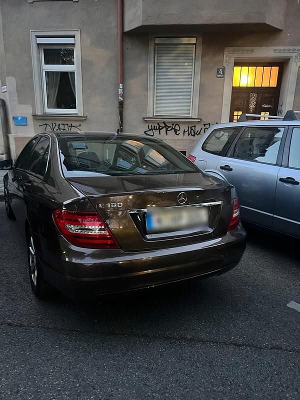 Gebraucht Mercedes C180 156 PS (114 kW) 2013 Braun Limousine