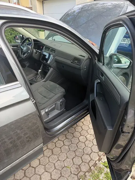 Gebraucht VW Tiguan Allspace Life 150 PS (110 kW) 2022 Grau SUV