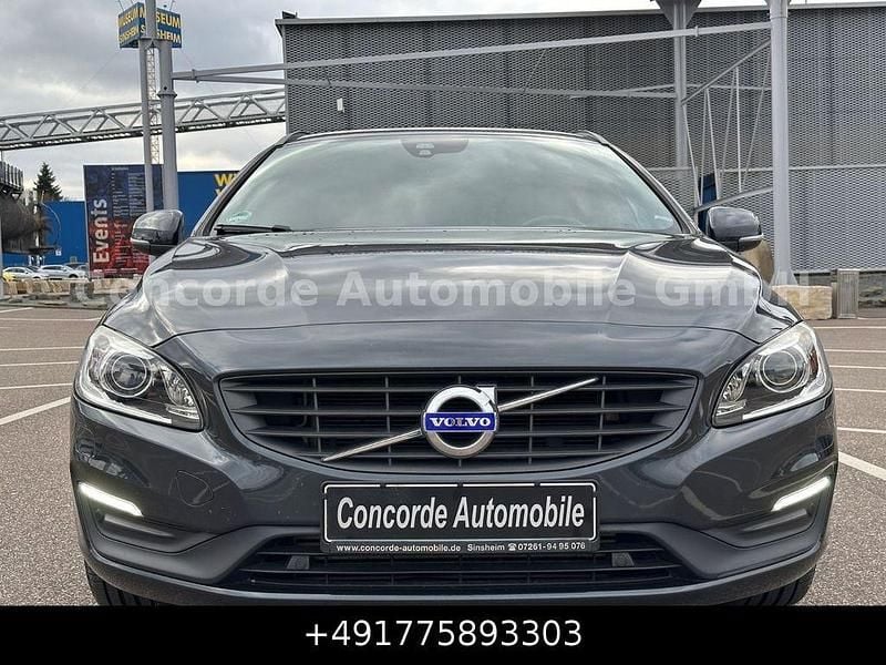 Gebraucht Volvo V60 190 PS (139 kW) 2017 Savile grey Kombi