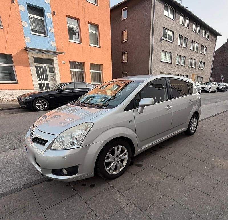 Gebraucht Toyota Corolla Verso 136 PS (100 kW) 2008 Silber Van / Kleinbus