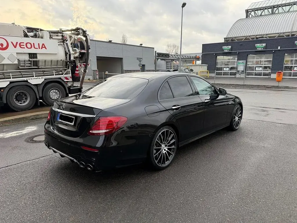Gebraucht Mercedes E43 AMG AMG 401 PS (294 kW) 2018 Schwarz Limousine