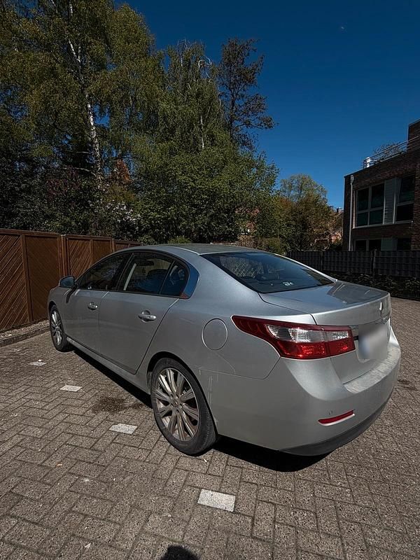 Second-hand Renault Latitude 175 CP (128 kW) 2012 Argintiu Berlinǎ