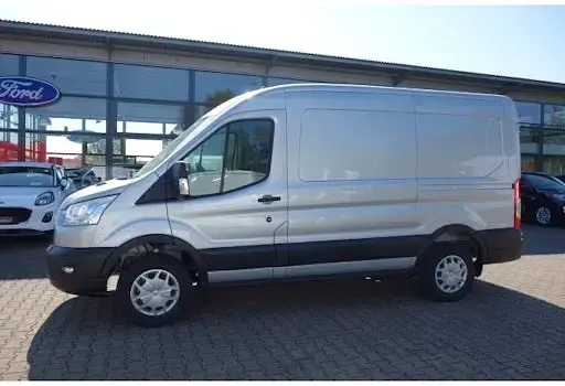 Gebraucht Ford E-Transit Trend 135 kW (184 PS) 2024 Silber Van