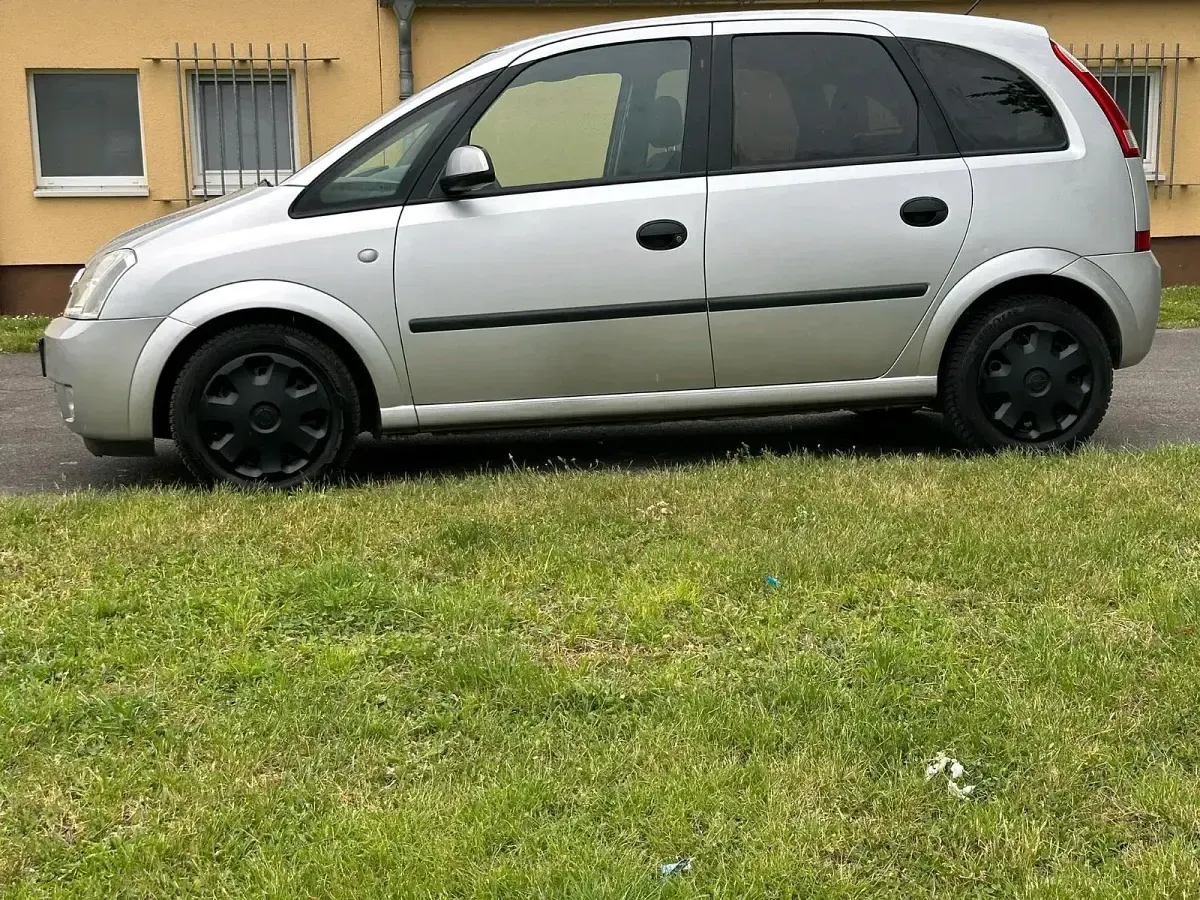 Gebraucht Opel Meriva 101 PS (74 kW) 2003 Silber Van / Kleinbus