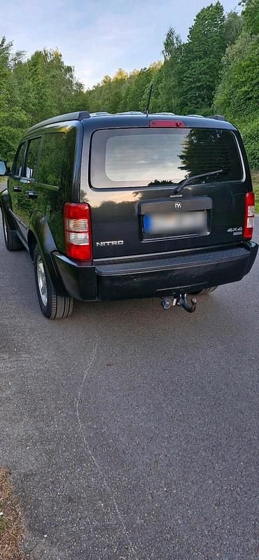 Second-hand Dodge Nitro 177 CP (130 kW) 2009 Negru SUV