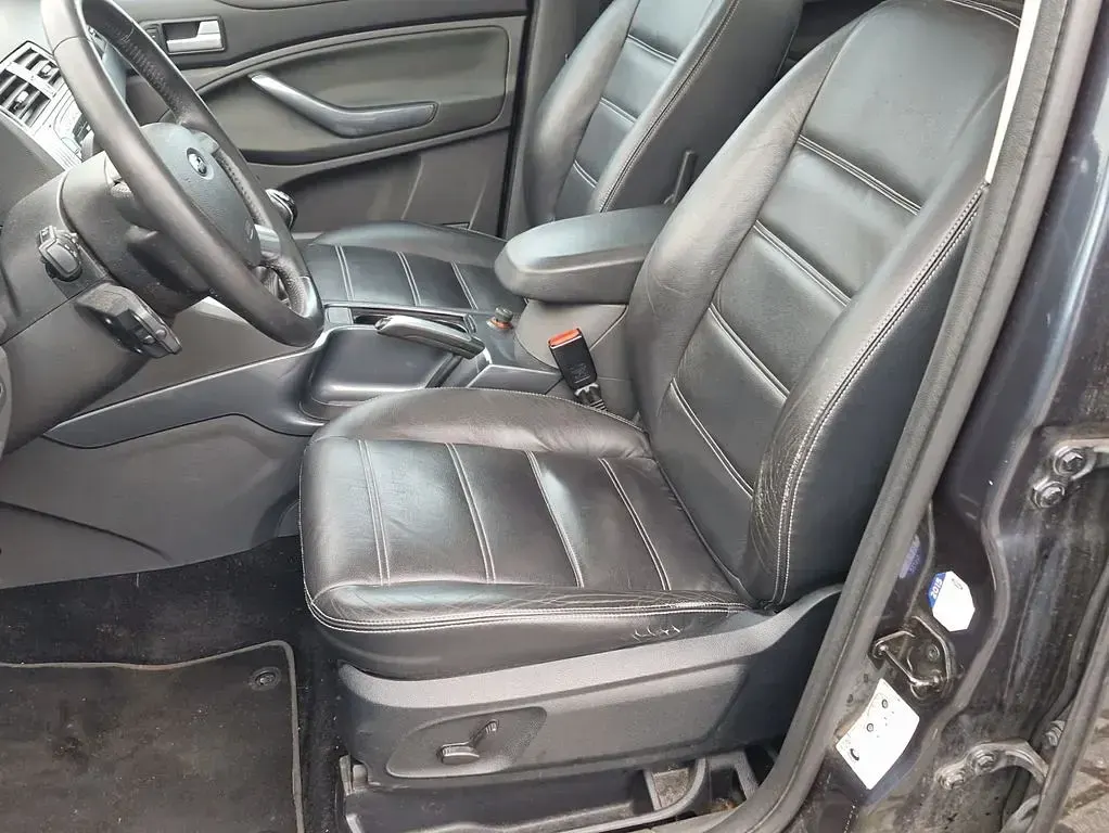 Usado Ford Kuga Titanium 136 HP (100 kW) 2010 Cinzento SUV