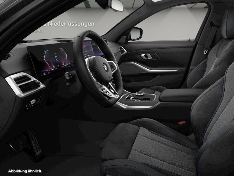 Gebraucht BMW 330 Performance 286 PS (210 kW) 2025 Schwarz Kombi